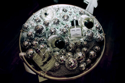 Frau-tonis-parfum-berlin-Wintergarten-disco-experience-no58-about-emerald